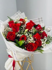 HAND-TIED ROSES DELUXE