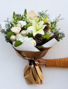 Christmas Hand-tied Bouquet Deluxe