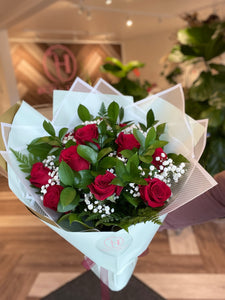 HAND-TIED ROSES DELUXE